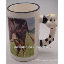Haonai 11oz vaca hermosa manejar cerámica tazas con su diseño